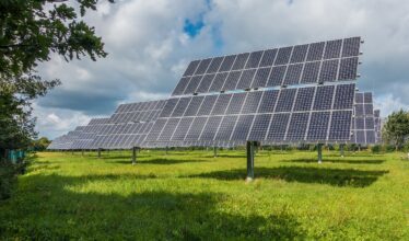 Caso o Senado aprove o marco regulatório, os próximos meses a energia solar estará em alta, resultando uma demanda de painéis fotovoltaicos e dando oportunidades para que vagas de emprego possam surgir