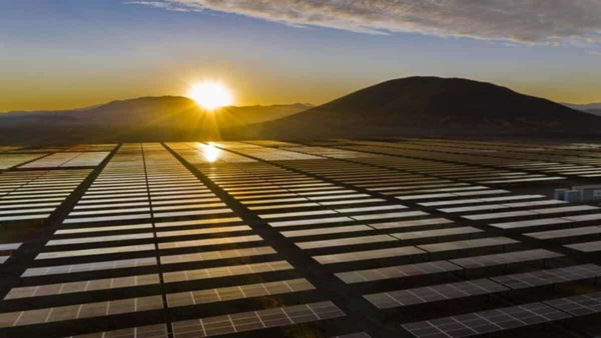 O governo do estado do Espírito Santo anunciou que pretende realizar parceria com o setor privado da região para a construção de miniusinas de energia solar