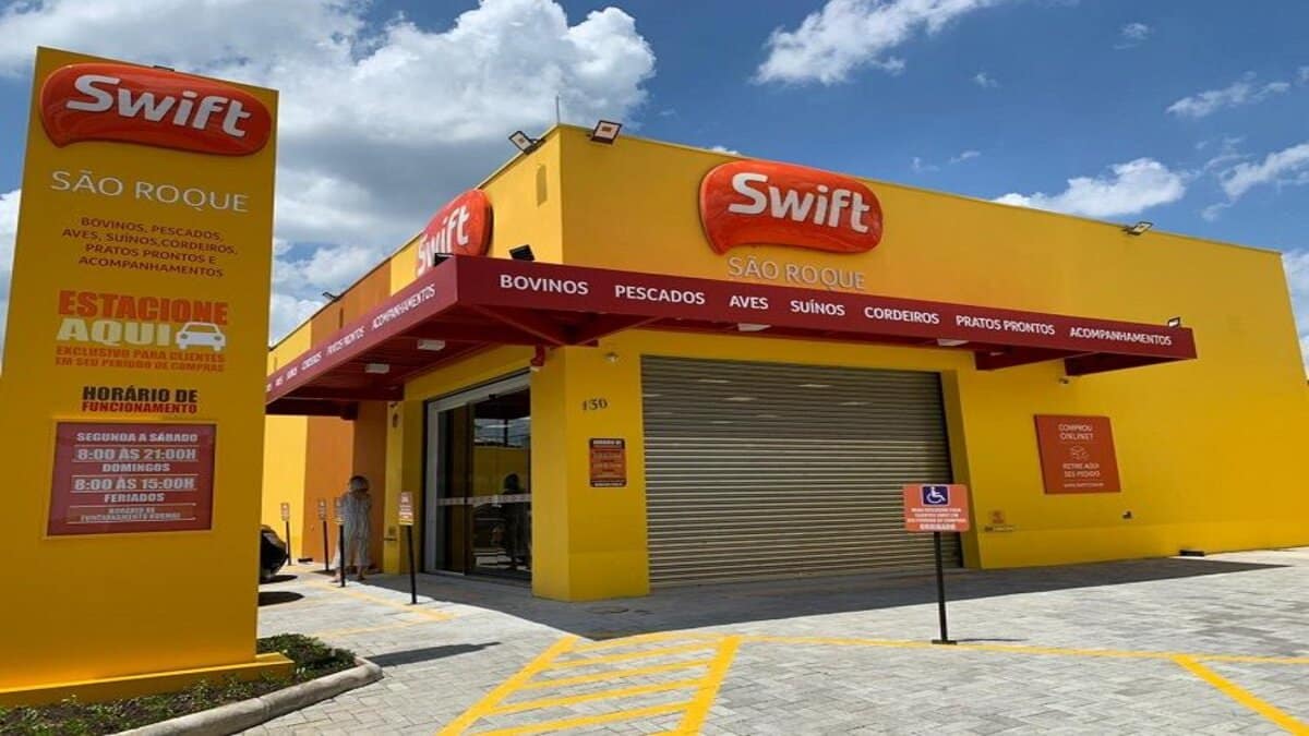 A Swift fechou uma parceria com a Âmbar Energia para a instalação de energia solar em toda a sua rede de lojas pelo Brasil, em um projeto de sustentabilidade