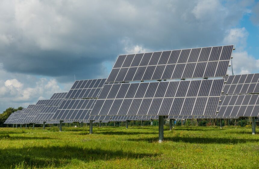 A Cespa se juntou com a Redexis para o desenvolvimento de uma rede de energia solar utilizando milhares de painéis fotovoltaicos