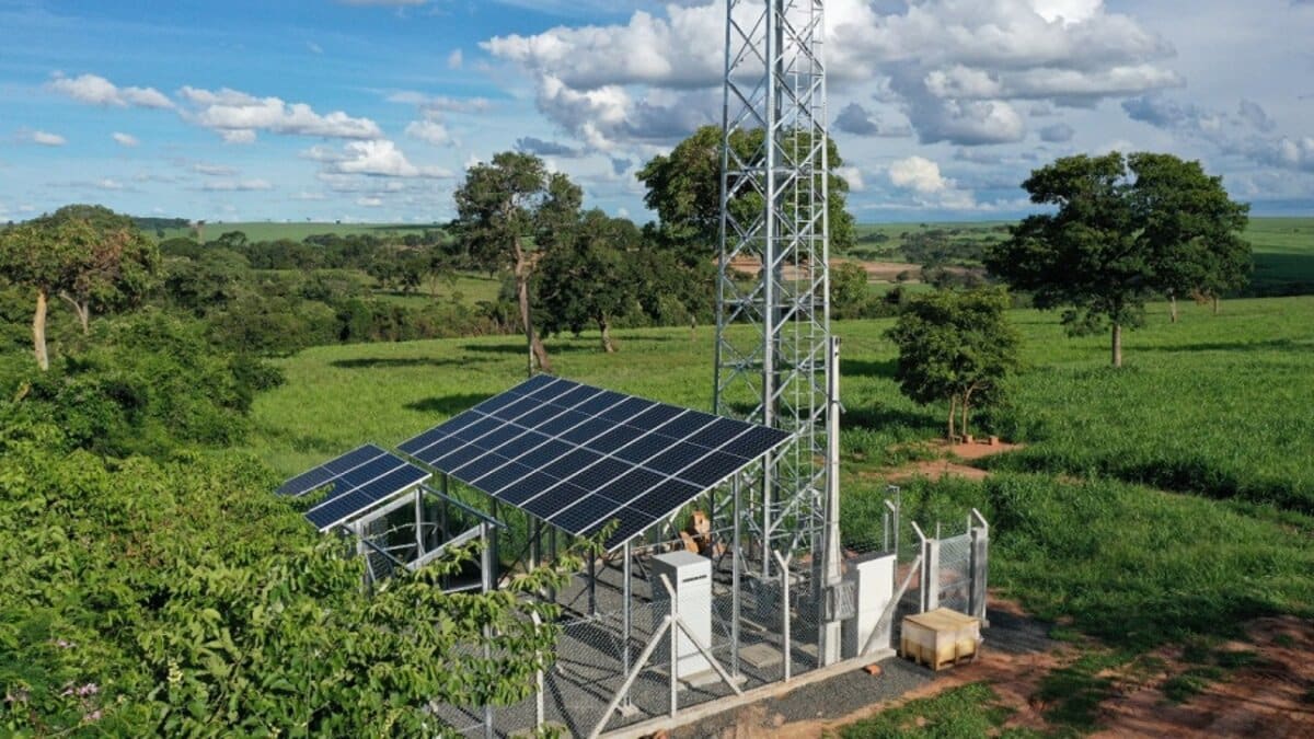 A operadora Tim desenvolveu um projeto de energia renovável e implantou sites da tecnologia 4G movidos a energia solar no estado da Bahia