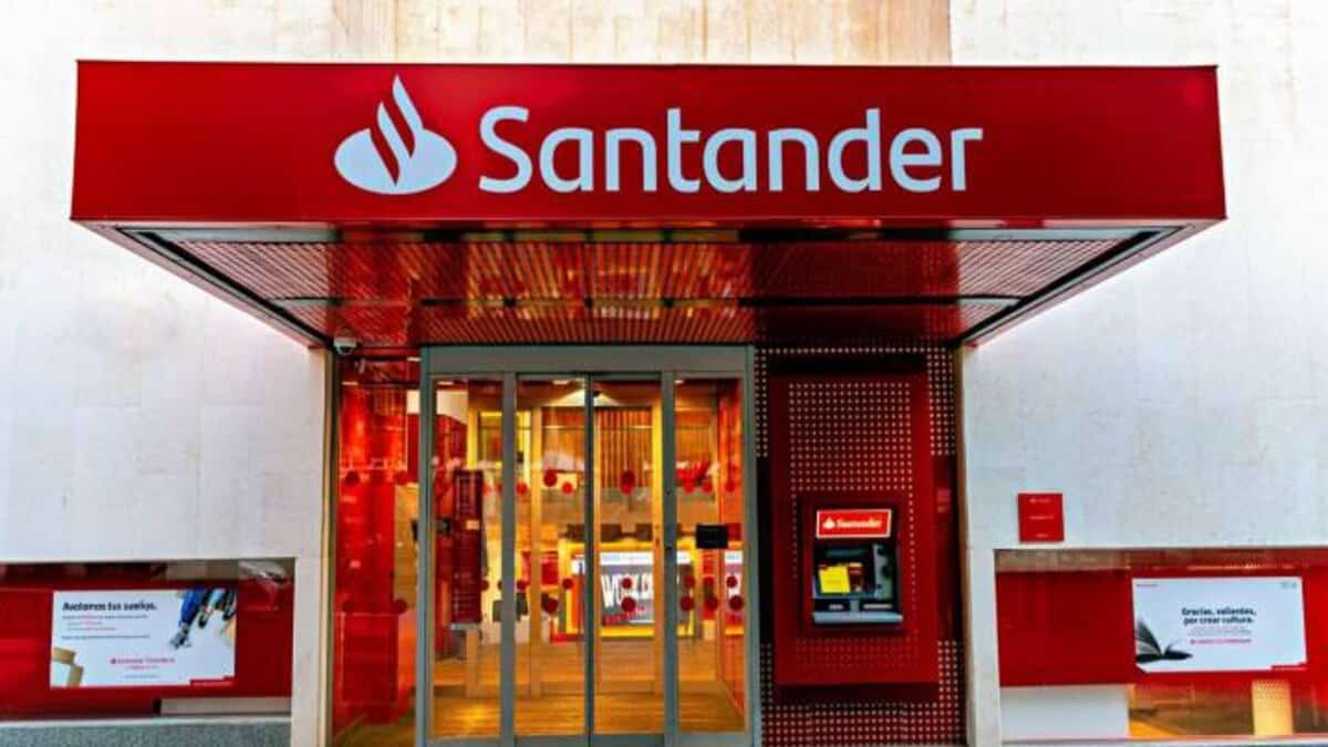 Santander acaba de instalar as duas maiores usinas solares urbanas em São Paulo, garantindo uma produção de energia solar maior do que o esperado no projeto voltado para as renováveis, segundo a Aneel