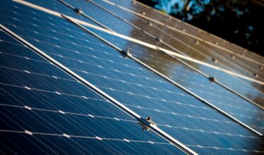 Visando novos investimentos para a produção de energia solar no estado, o Governo do Tocantins realizou um evento para apresentar e debater projetos de parceria público-privada para a construção de usinas solares na região