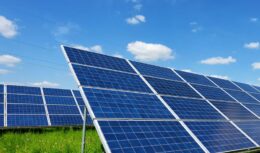 Paraná (PR) poderá isentar novamente, de ICMS, população que produz energia renovável através de painéis solares - Canva